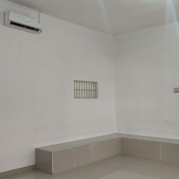 RUANG TAHANAN DI LENGKAPI DENGAN AC2 600x600