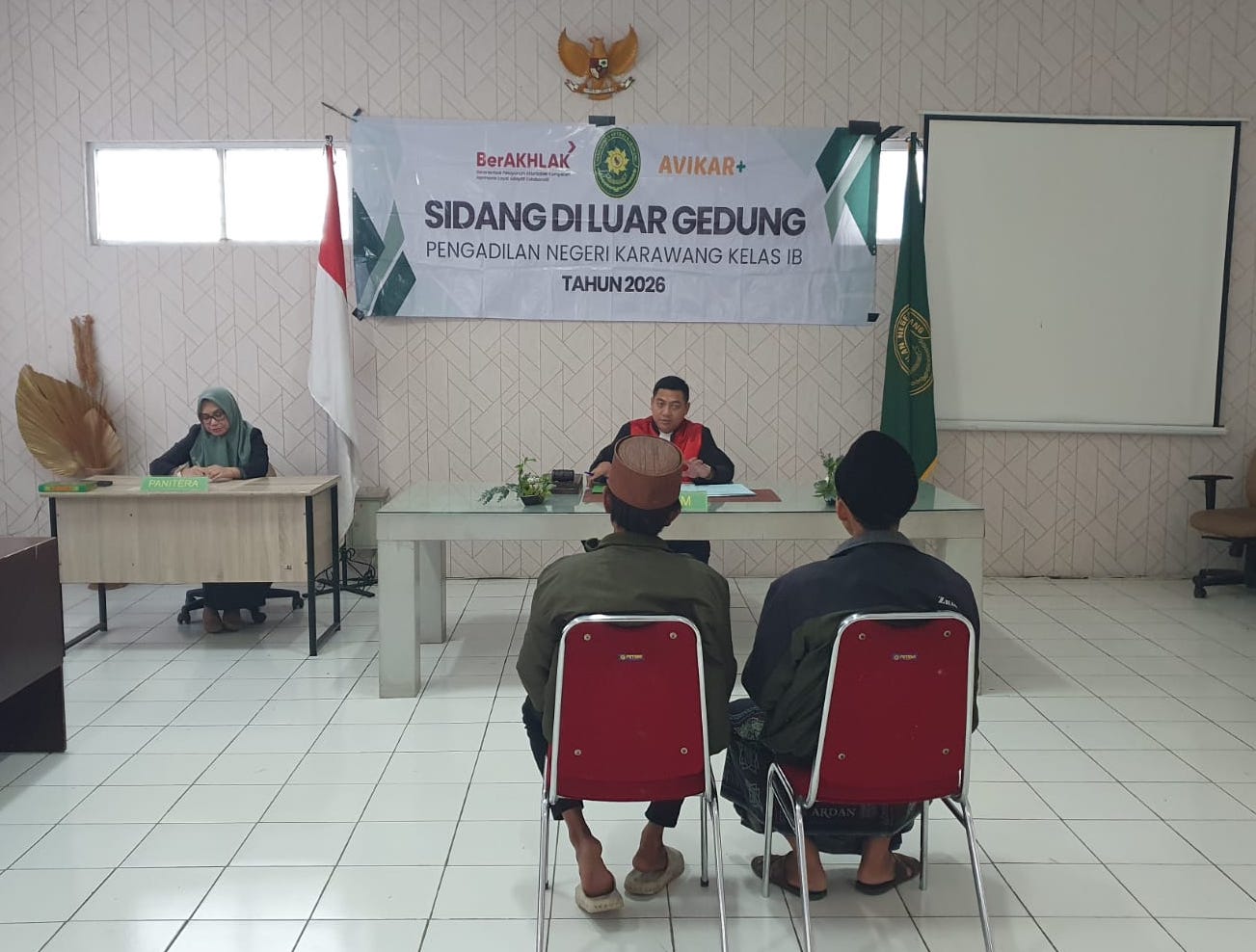 Permudah akses keadilan pn karawang lakukan sidang keliling permohonan ganti nama thumbnail
